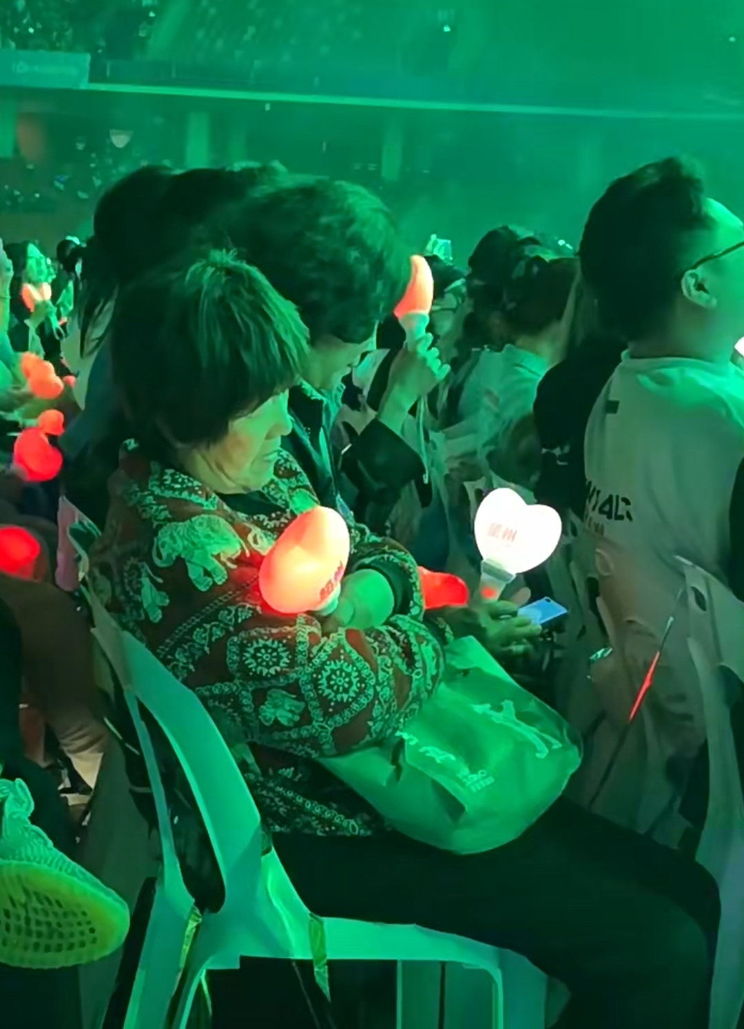 100T碾压EG，Meiko团战一打五强强对话四强赛，点燃全场激情