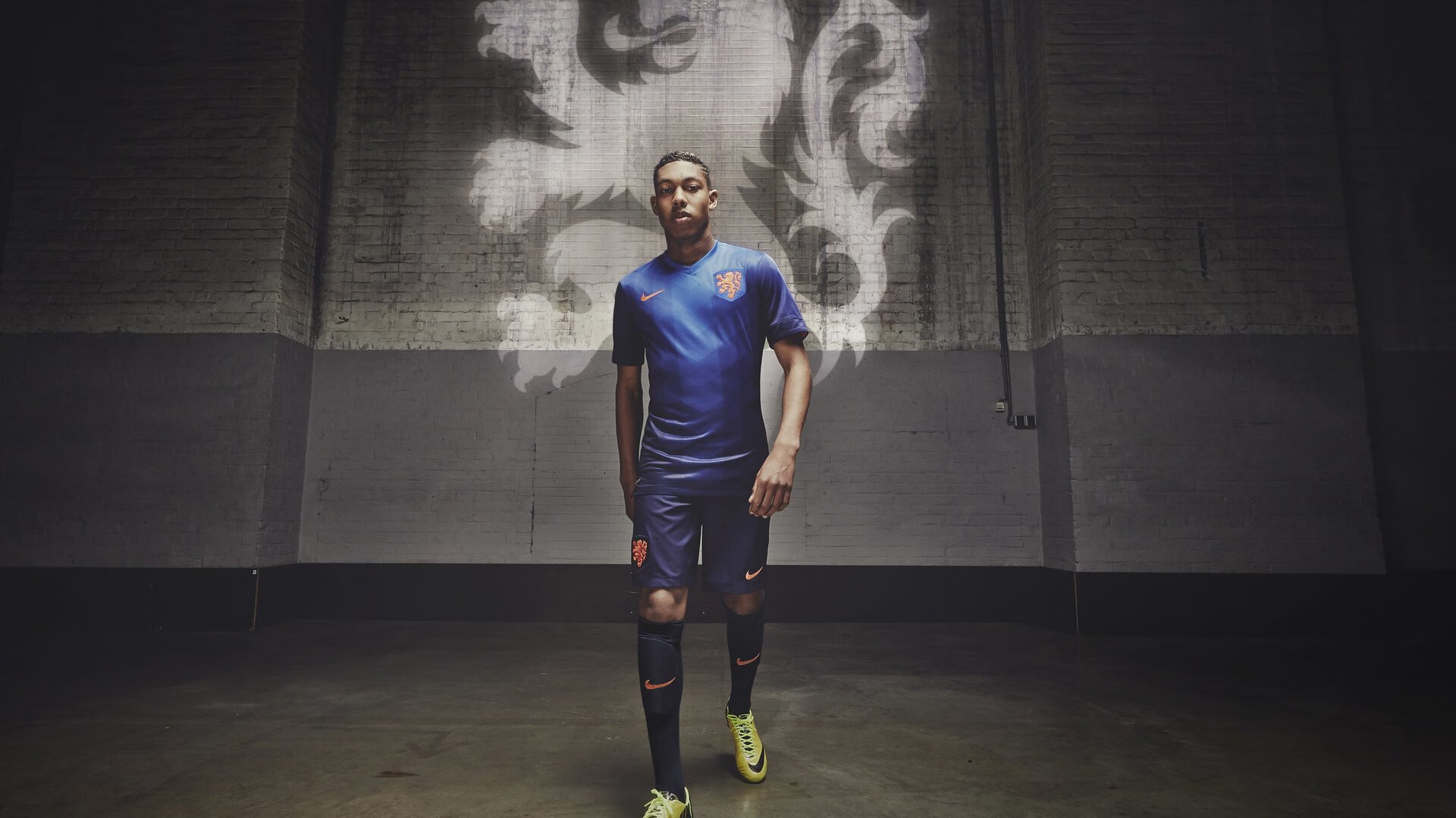 开云体育app-非洲雄鹰展翅巴黎！迪亚斯狂飙突进，尼日利亚宣告新王降临？