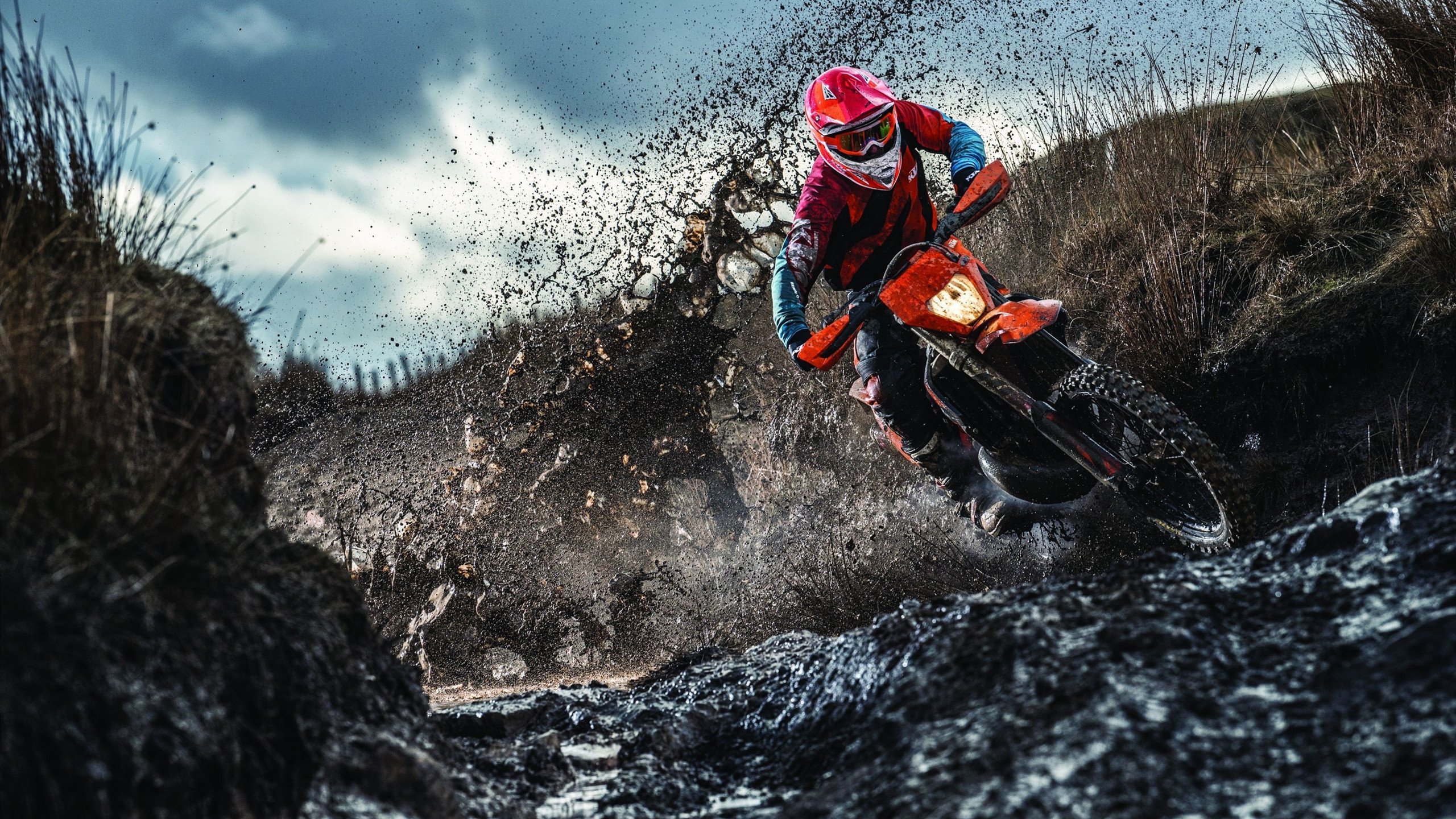 英超争冠夜，天蓝与枪红皆黯然！基耶萨一骑绝尘，赛后评分满分封神