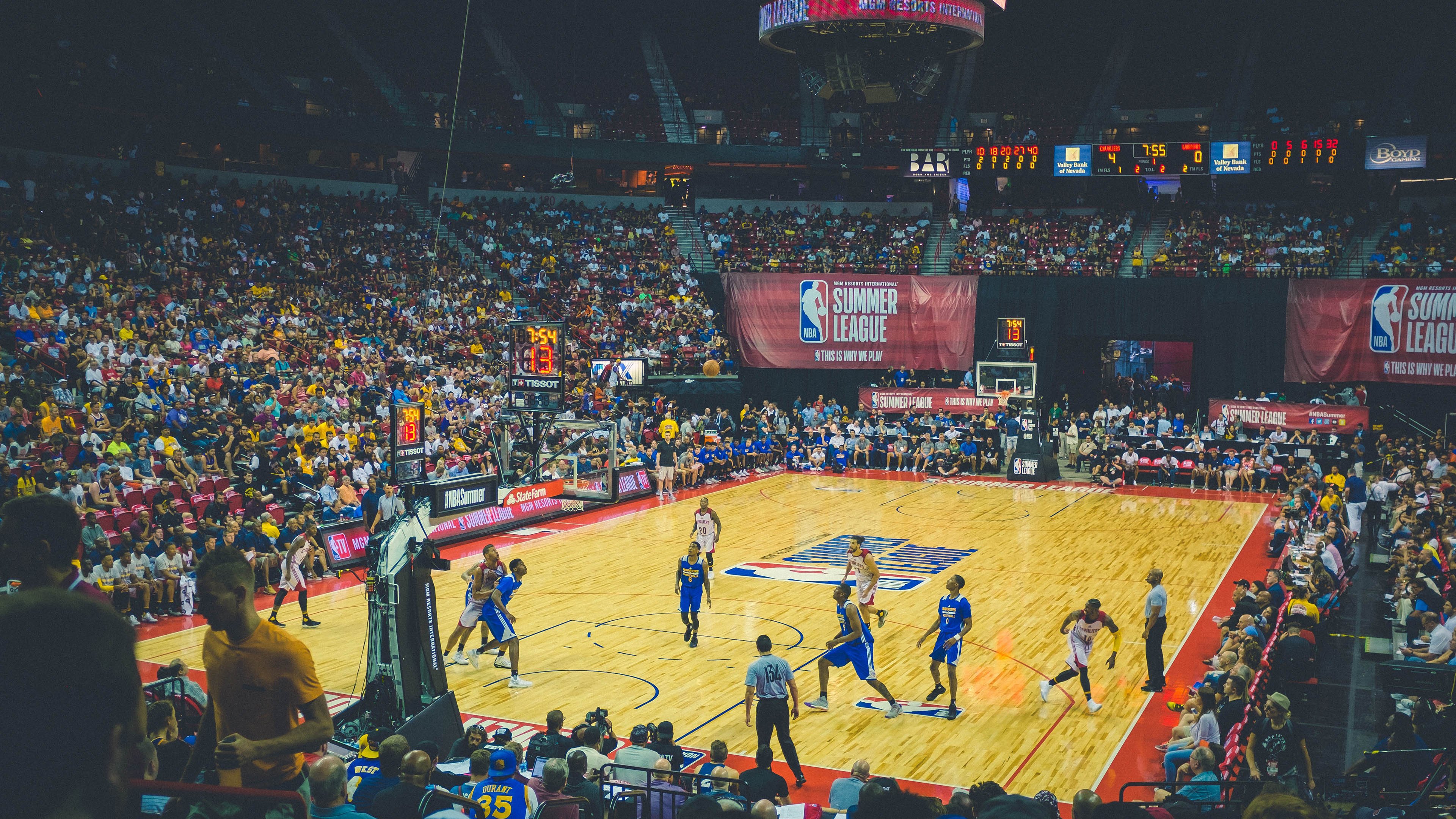 从被放空到拯救者,戈贝尔的制胜一击,是救赎更是铁汉柔情