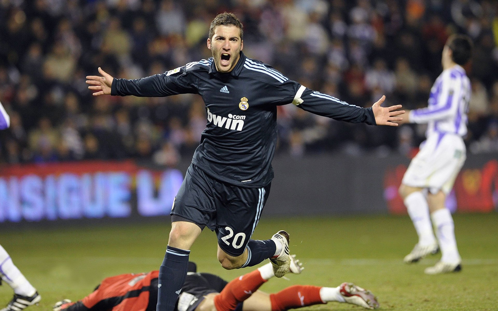 开云体育APP下载-绝境之光！格列兹曼一球一助攻率阿尔及利亚绝境突围阿森纳